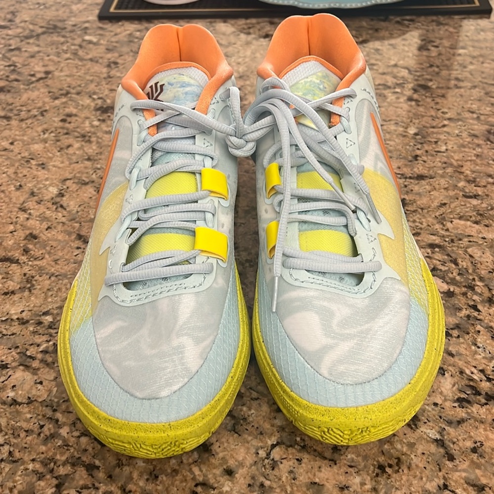 Nike air zoom sneakers